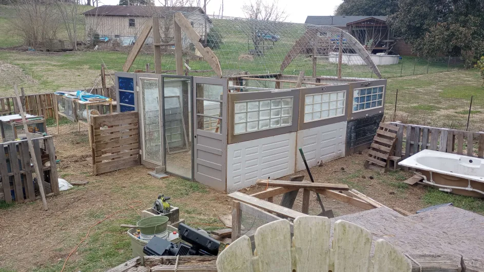 nomadic improvements, greenhouse, cattle panels, low budget greenhouse, 